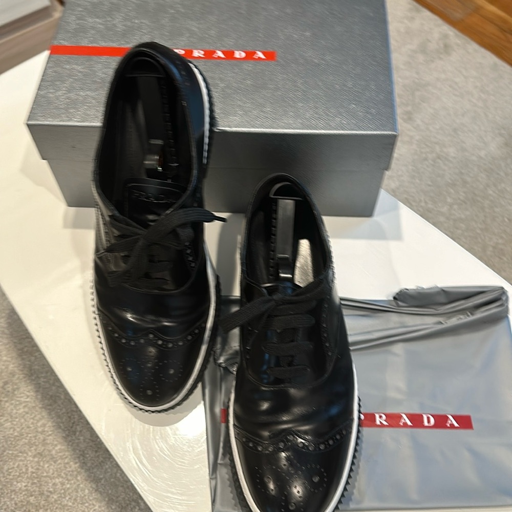 Mens Prada lace up shoe with box and travel bag!